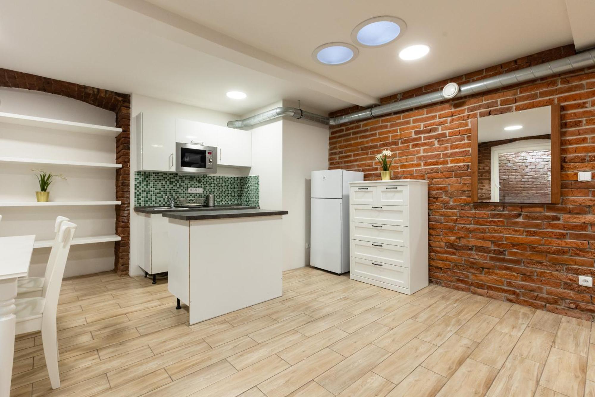 Apartment Spacious In Quiet Courtyard Near Charles Bridge Prag